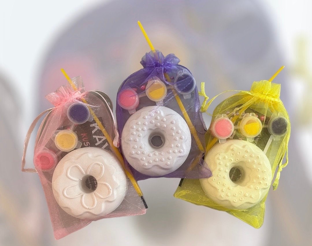 Donut Craft Kit Gift Bag-Unique Party Bag Favor/Fillers-Doughnut Cake Craft Set-Paint Set-Craft Party Idea-Children’s Activity Set