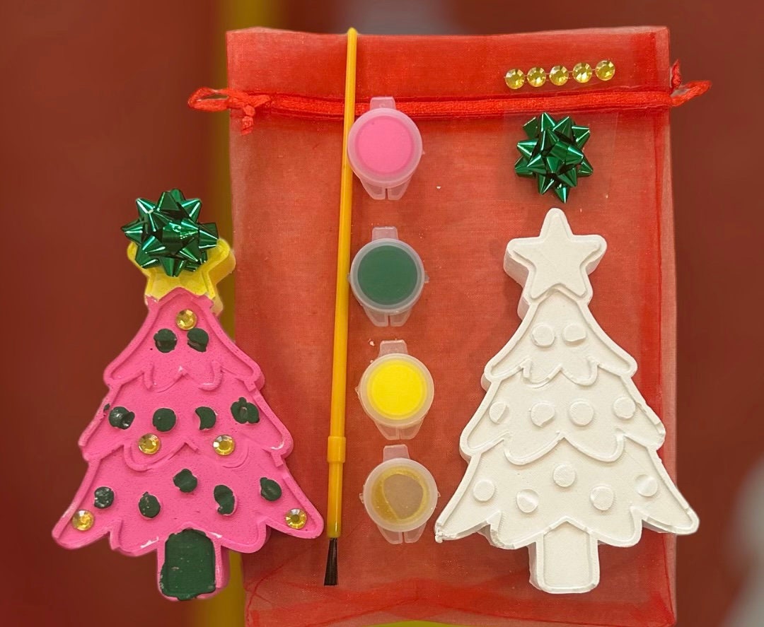 Christmas Tree Chalk Craft Paint Kit-Unique Stocking Stuffer/Arts&Craft Set-Paint Set-Party Idea-Children’s Holiday Xmas Activity Kit