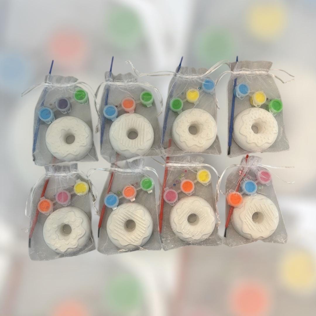 Donut Craft Kit Gift Bag-Unique Party Bag Favor/Fillers-Doughnut Cake Craft Set-Paint Set-Craft Party Idea-Children’s Activity Set